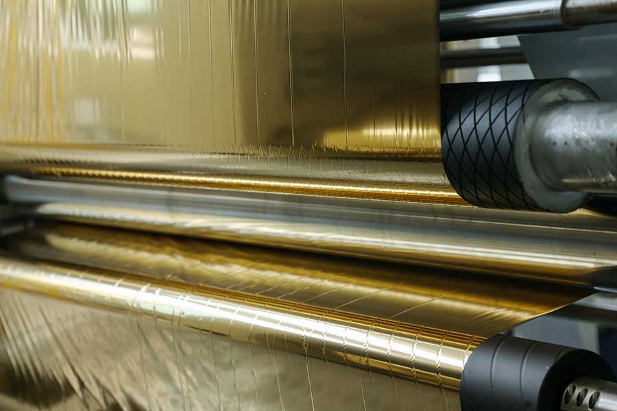 精密至微米：為何頂級(jí)品牌無一例外選擇高性能燙金箔分切機(jī)？